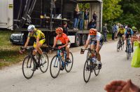 kolarze w trakcie wyścigu