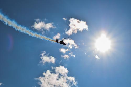 Zdjęcie helikoptera nad Wisłą w Wielkiej Nieszawce