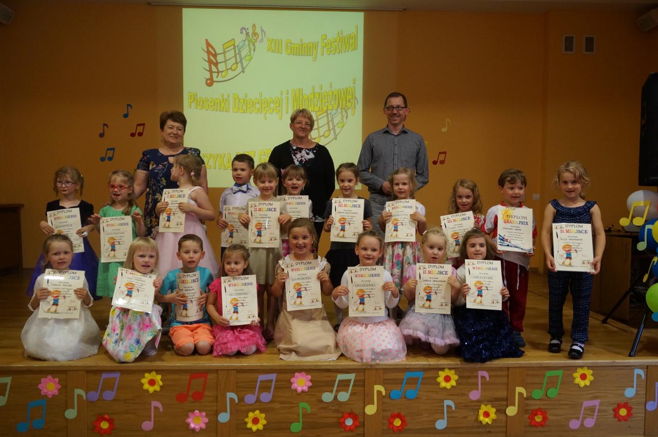 XIII Gminny Festiwal Piosenki Dziecięcej i Młodzieżowej p.n. "Muzyka bez granic"