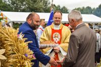 Wójt Gminy Wielka Nieszawka i ksiądz parafii w Małej Nieszawce