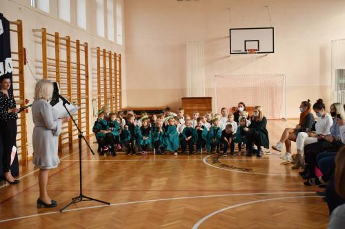 Pasowanie na przedszkolaka - wystąpienie pani dyrektor