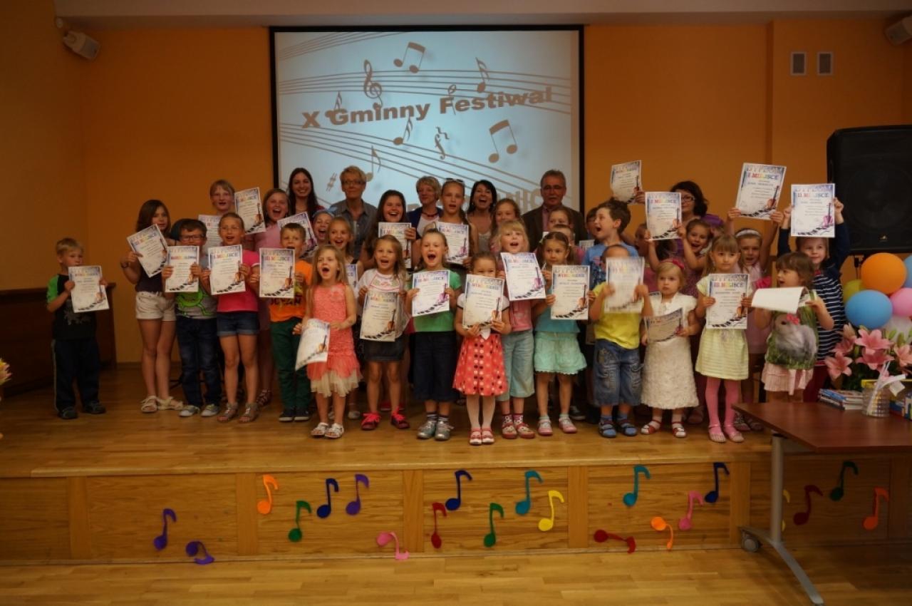 XIII Gminny Festiwal Piosenki Dziecięcej i Młodzieżowej p.n. "Muzyka bez granic"
